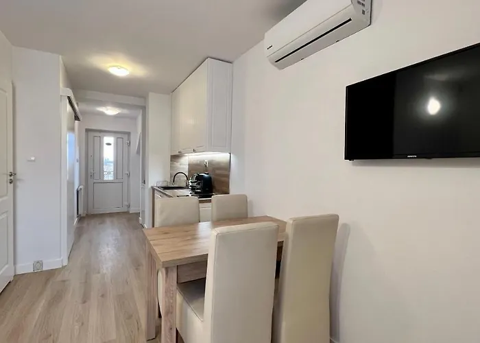 Gravaldi ホームステイ ロビ